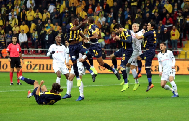 Spor Toto Süper Lig: Mke Ankaragücü: 0 – Beşiktaş: 3 (İlk Yarı)