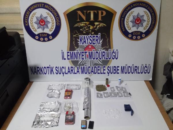 Kayseri’de Uyuşturucu Ticaretine 3 Gözaltı