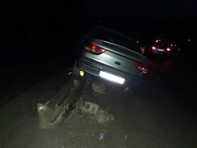Kahramanmaraş’ta Otomobil Refüje Çarptı: 4 Yaralı