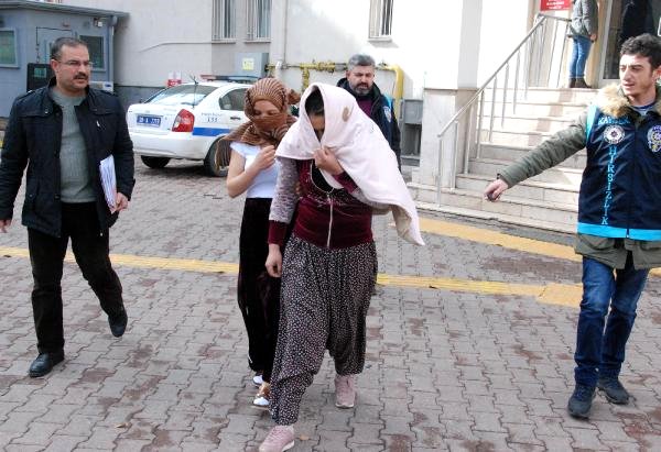 Kayseri’de 3 Evi Soyan 5 Kadın Yakalandı