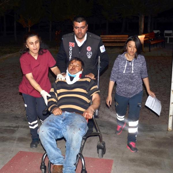 Kayseri’de Otomobil Bahçe Duvarına Çarptı: 4 Yaralı