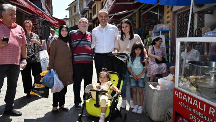 Çocukların bayramlığı Bursa Büyükşehir’den! 30 bin çocuğa bin liralık bayram çeki