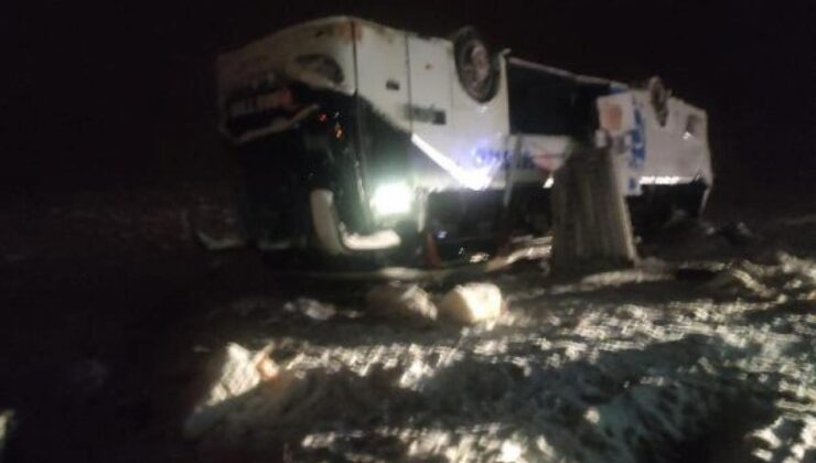Bingöl’de 2 yolcu otobüsü devrildi: Çok sayıda yaralı var
