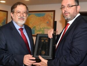 Tarihin Art Odası tekrar canlı yayında
