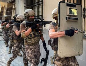 78 vilayette Mercek-22 operasyonu: Yüzlerce silah ele geçirildi