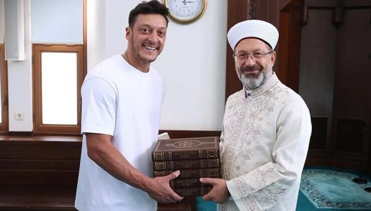 Mesut Özil, Diyanet İşleri Lideri’yle bir ortaya geldi