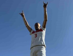 Kente, Merih Demiral’ın heykeli dikildi!