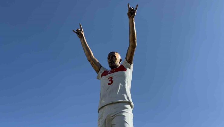 Kente, Merih Demiral’ın heykeli dikildi!