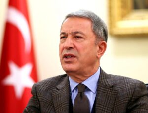 Hulusi Akar’dan çarpıcı PKK çıkışı! Dikkat çeken ikaz: Mehmetçik gömmeye…