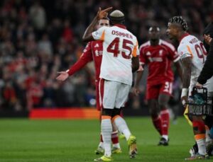 Galatasaray’a büyük şok! Osimhen ve Lang dev maça devam edemedi