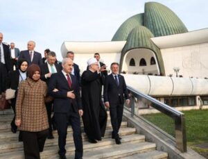 Kurtulmuş, Zagreb Mescidi’nde “Ayasofya” temalı stant açılışında konuştu