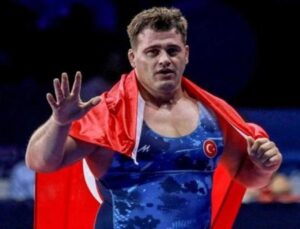 İstek Kayaalp, tarih yazmaya bir adım uzaklıkta! Rekor için mindere çıkıyor