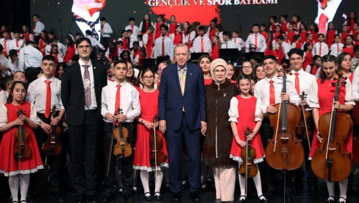 Erdoğan, Cumhurbaşkanlığı Çocuk Orkestrası ve Korosu Konseri’ne katıldı