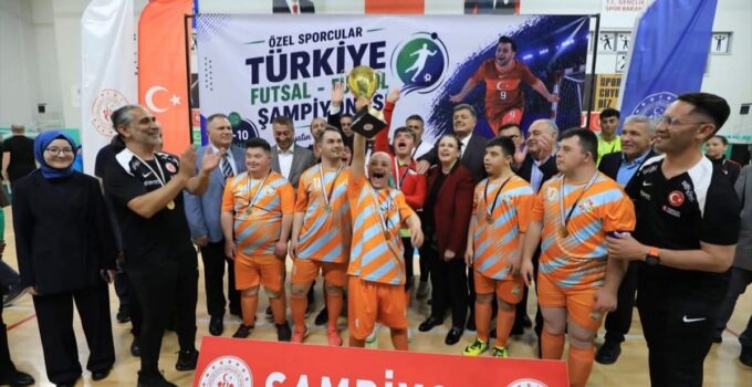 Kocasinan Belediyespor Down Sendromlu Futbol Takımı Türkiye şampiyonu oldu