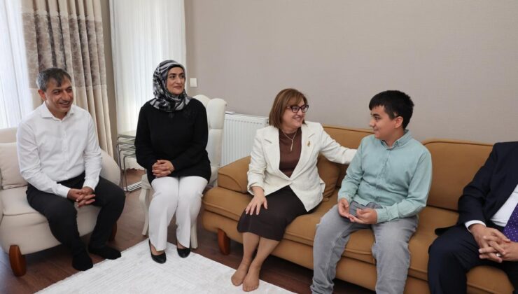 LGS birincilerine Fatma Şahin’den şampiyonlara yakışır ödül!